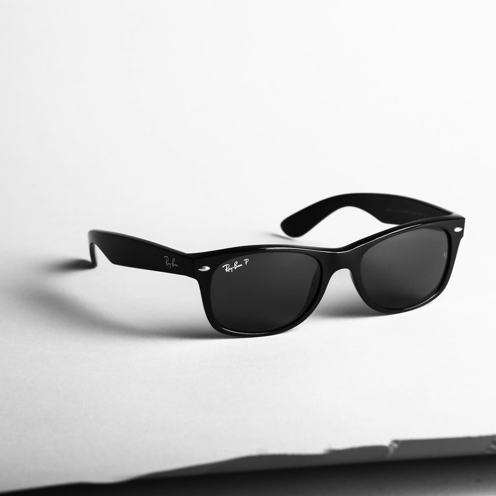 Sunglasses with a slim gold-tone metal frame